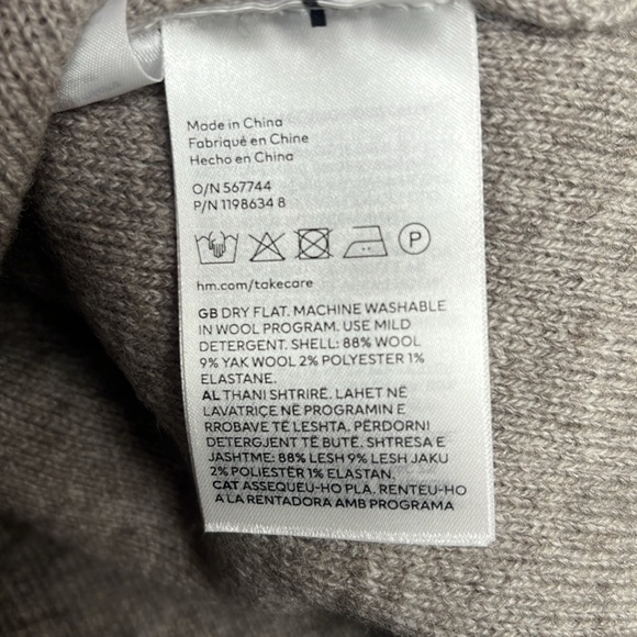 NWT H&M Premium Brand Wool Sweater - Picture 8 of 8